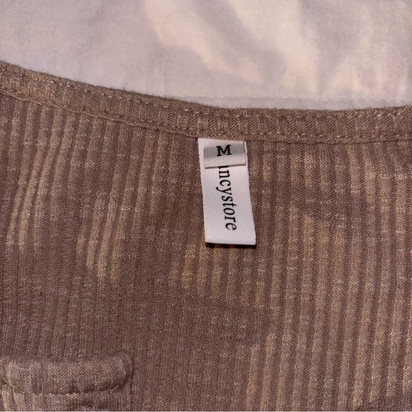 Kancystore brown long sleeve shirt with lace sleeves. Size M. - Picture 3 of 6